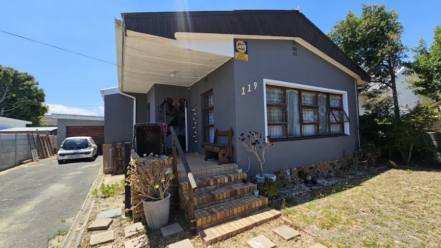 3 Bedroom Property for Sale in Strand North Western Cape